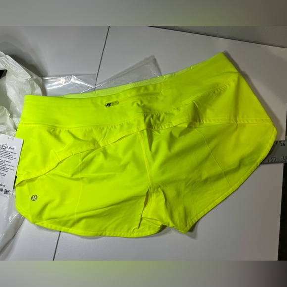 NWT Lululemon Speed Up Low Rise Short 2.5" Highlight Yellow Size 14 - Picture 5 of 10